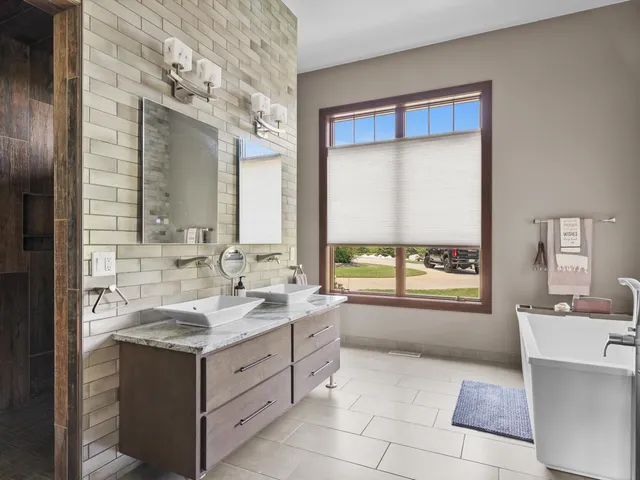 $1,999,000 | 2423 County Highway, Manitowoc, WI 54220