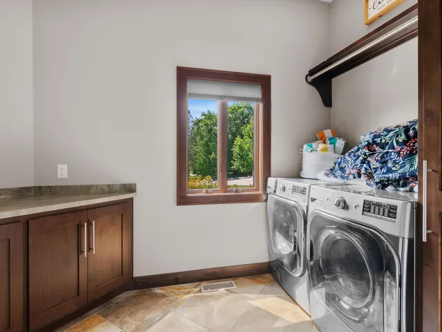 $1,999,000 | 2423 County Highway, Manitowoc, WI 54220