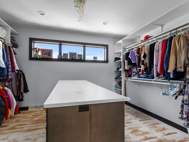 $1,999,000 | 2423 County Highway, Manitowoc, WI 54220