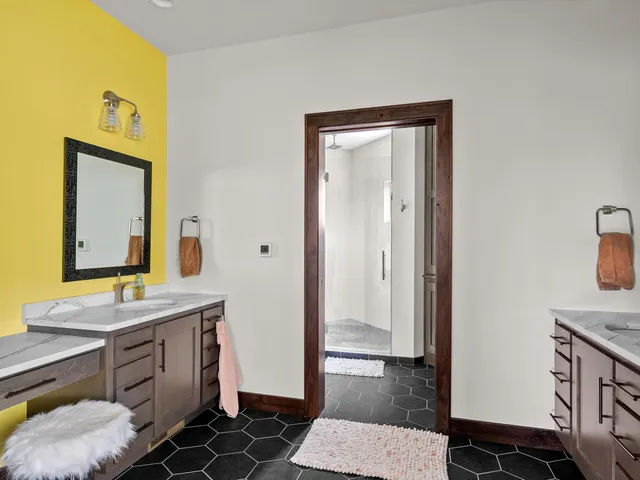 $1,999,000 | 2423 County Highway, Manitowoc, WI 54220