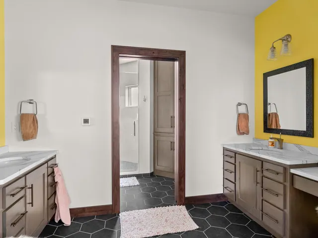 $1,999,000 | 2423 County Highway, Manitowoc, WI 54220