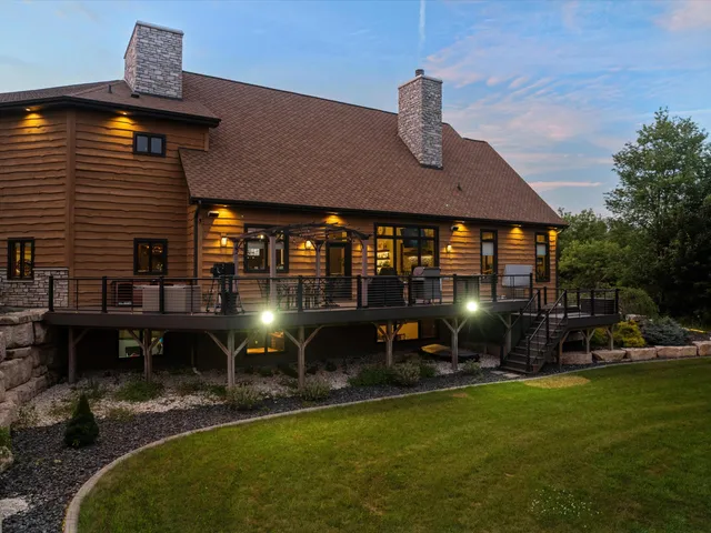 $1,999,000 | 2423 County Highway, Manitowoc, WI 54220