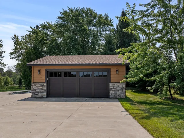 $1,999,000 | 2423 County Highway, Manitowoc, WI 54220