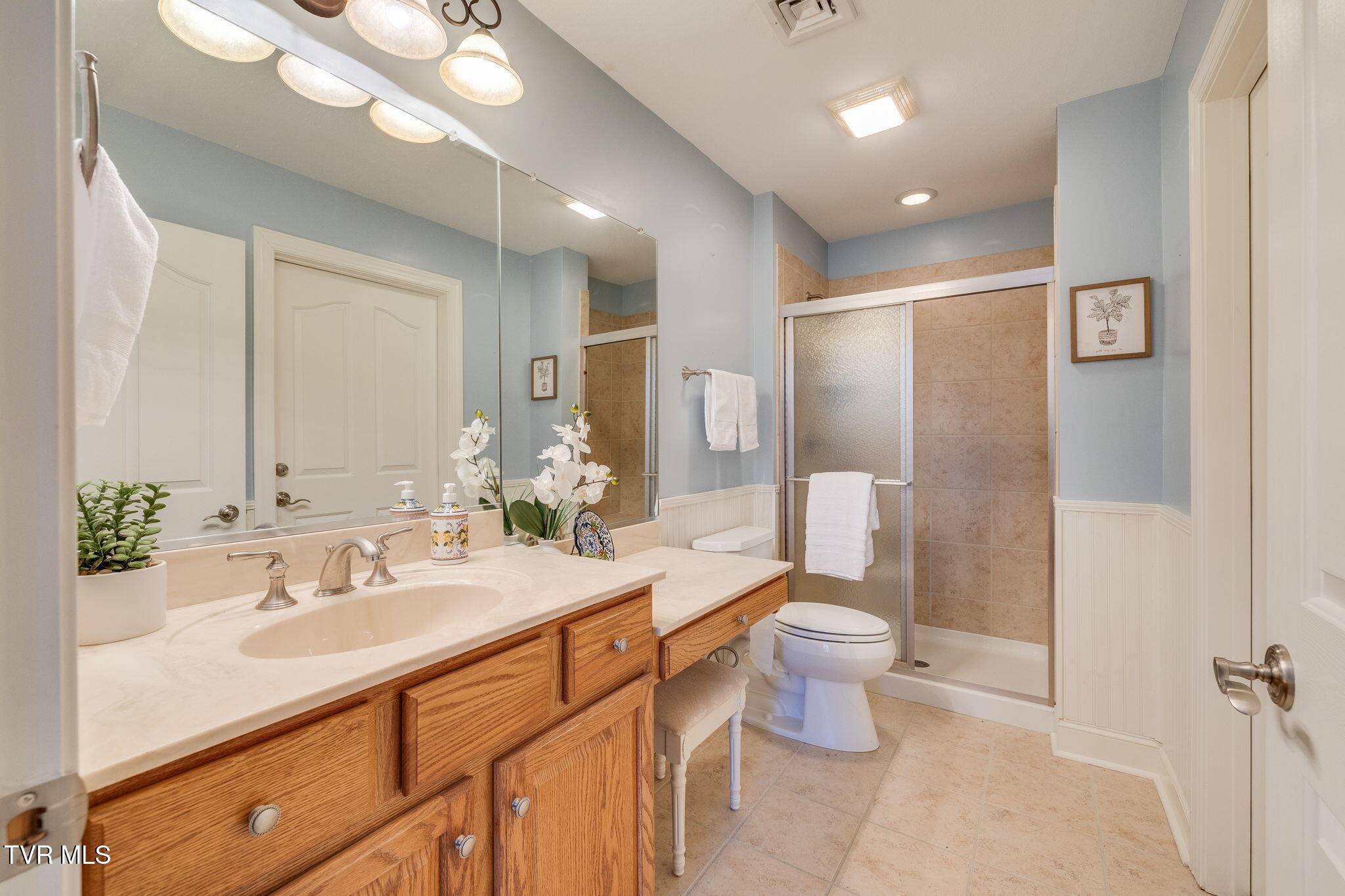 1620 Hatterdale Farm Road, Unit 1620 Blountville, TN 37617 - Photo 21 of 38 Primary Bath