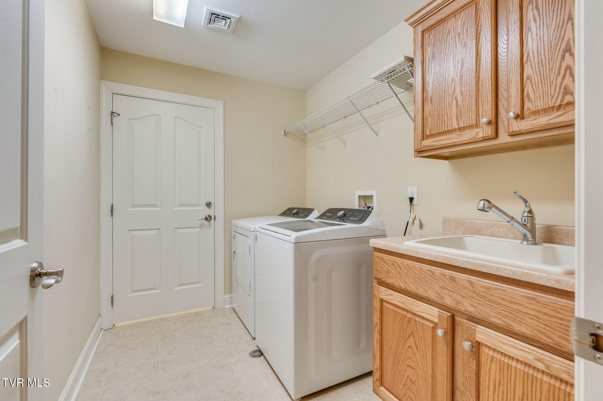 1620 Hatterdale Farm Road, Unit 1620 Blountville, TN 37617 - Photo 27 of 38 Laundry area
