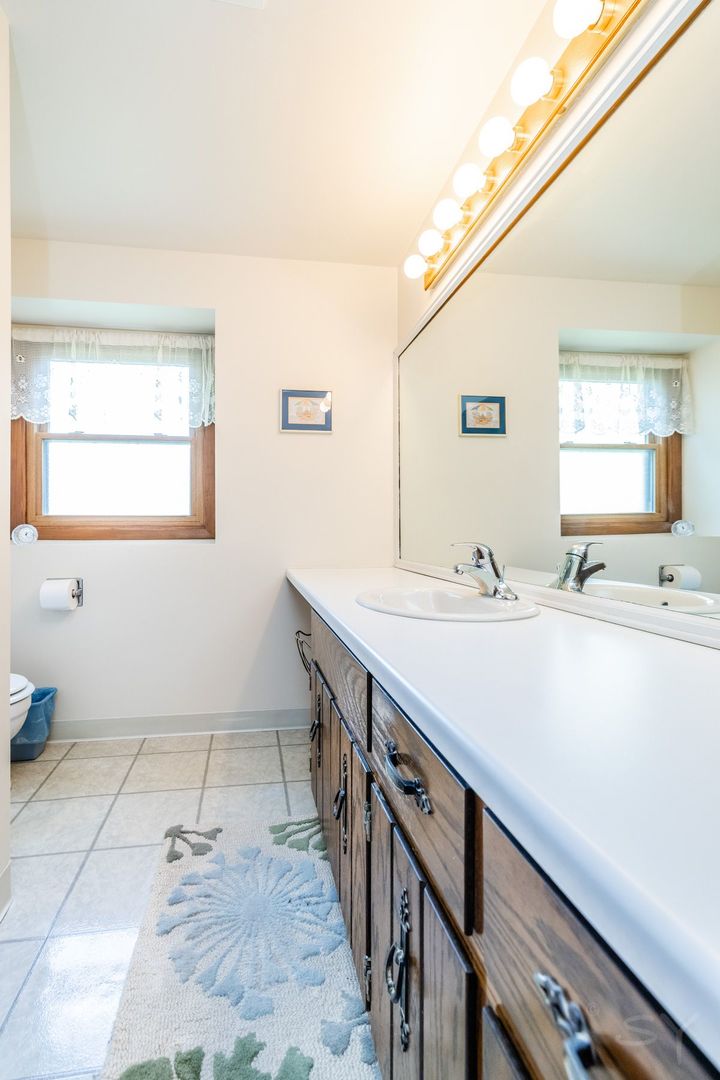 108 North River Road Naperville, IL 60540 - Photo 12 of 26 Gallery Image 12
