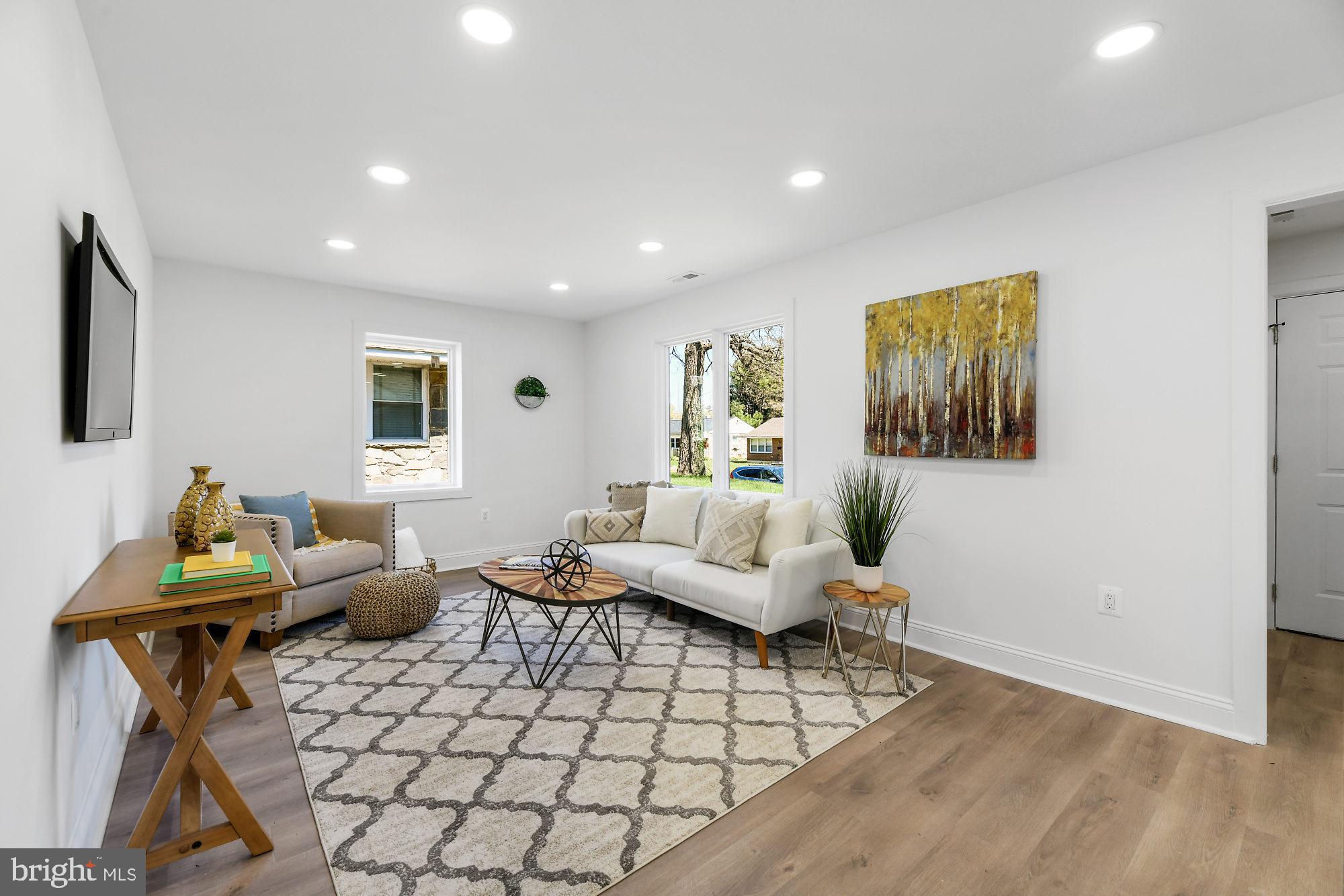 702 Greenwood Road Baltimore, MD 21208 - Photo 3 of 29 Gallery Image 3