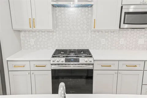 $669,000 | 3321 Hemlock Avenue, Unit 2, Austin, TX 78722