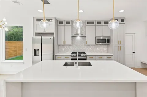 $669,000 | 3321 Hemlock Avenue, Unit 2, Austin, TX 78722