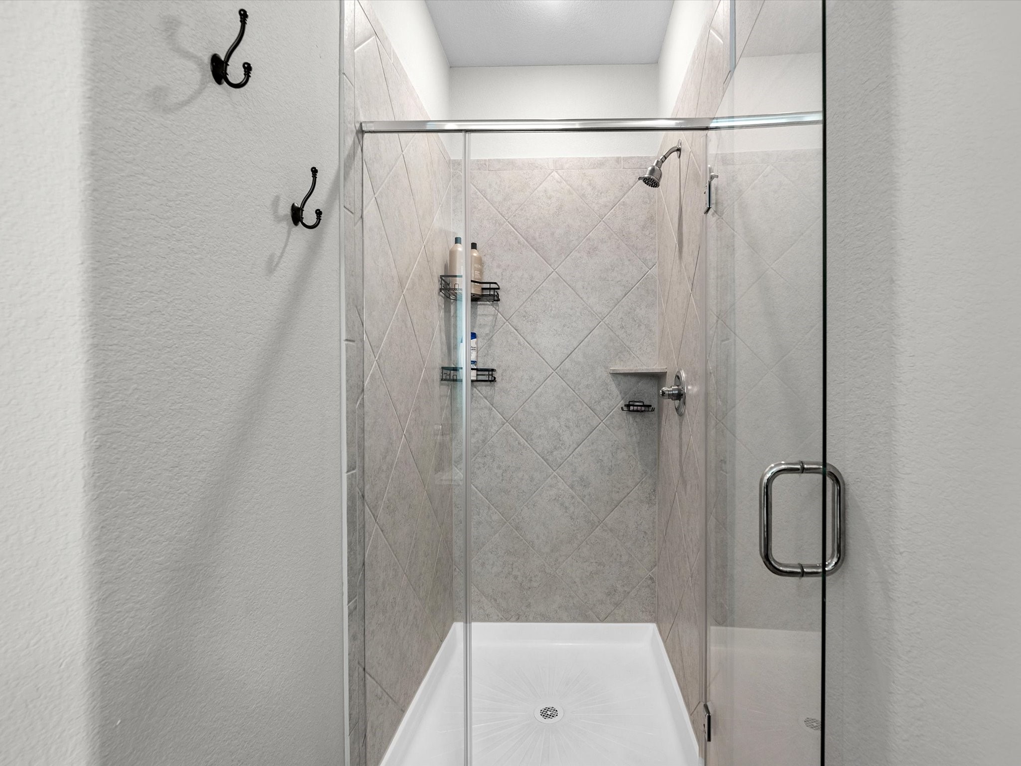 9746 Guadalupe Street Conroe, TX 77303 - Photo 24 of 42 Separate shower