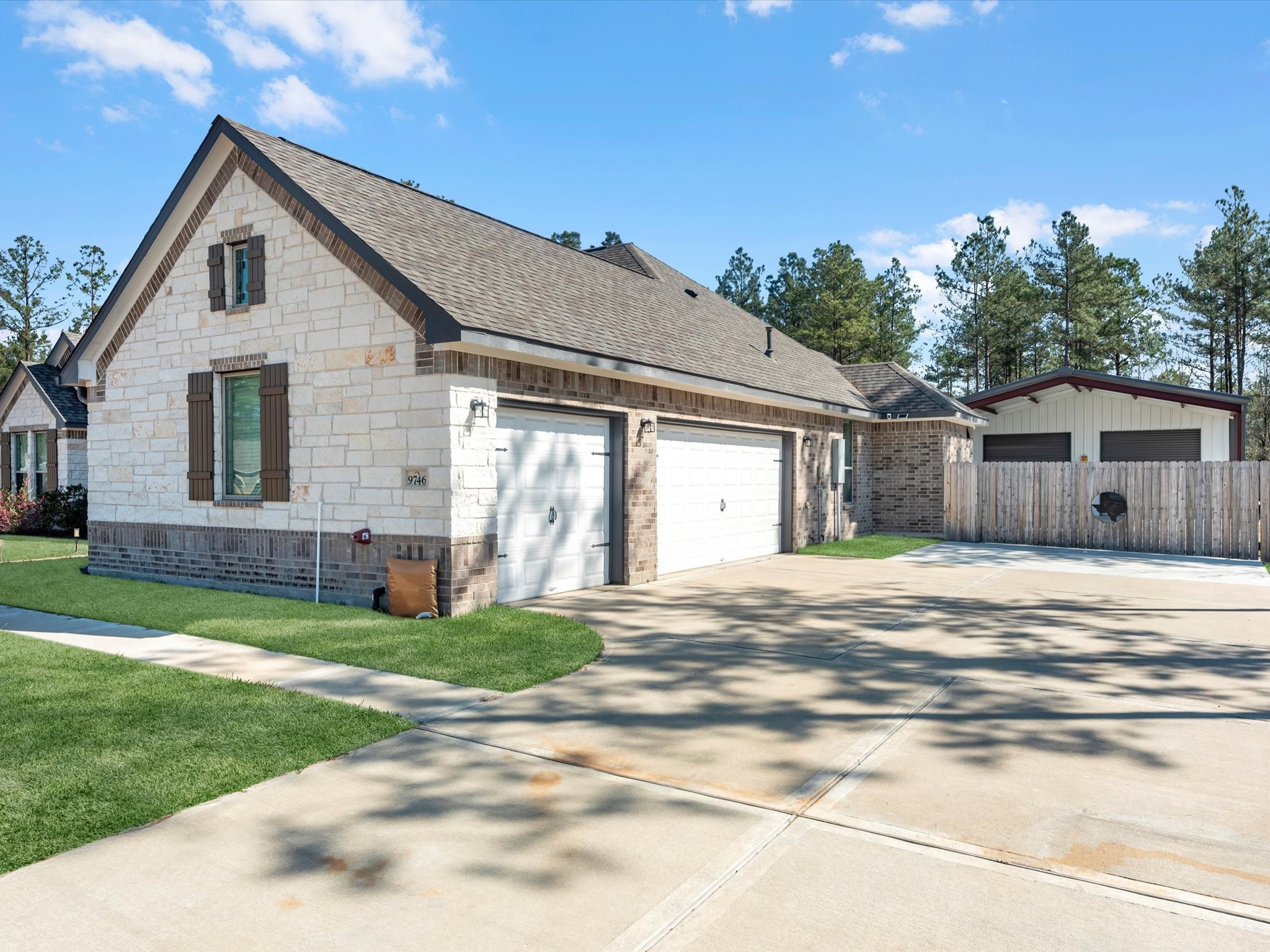 9746 Guadalupe Street Conroe, TX 77303 - Photo 7 of 42 3 car, side entry garage. NEVER experience a shortage of covered storage or parking again!