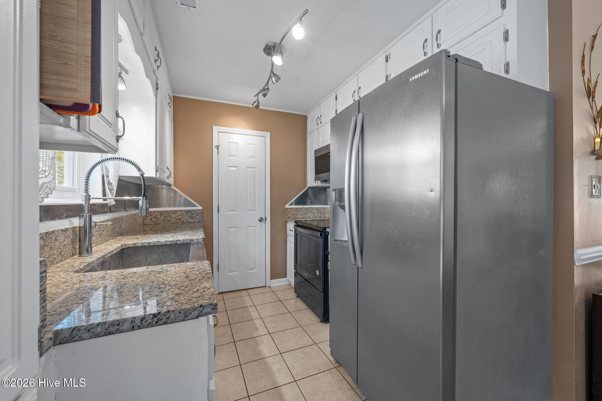 502 Tall Pine Road Havelock, NC 28532 - Photo 12 of 45 23-web-or-mls-DSC_2603