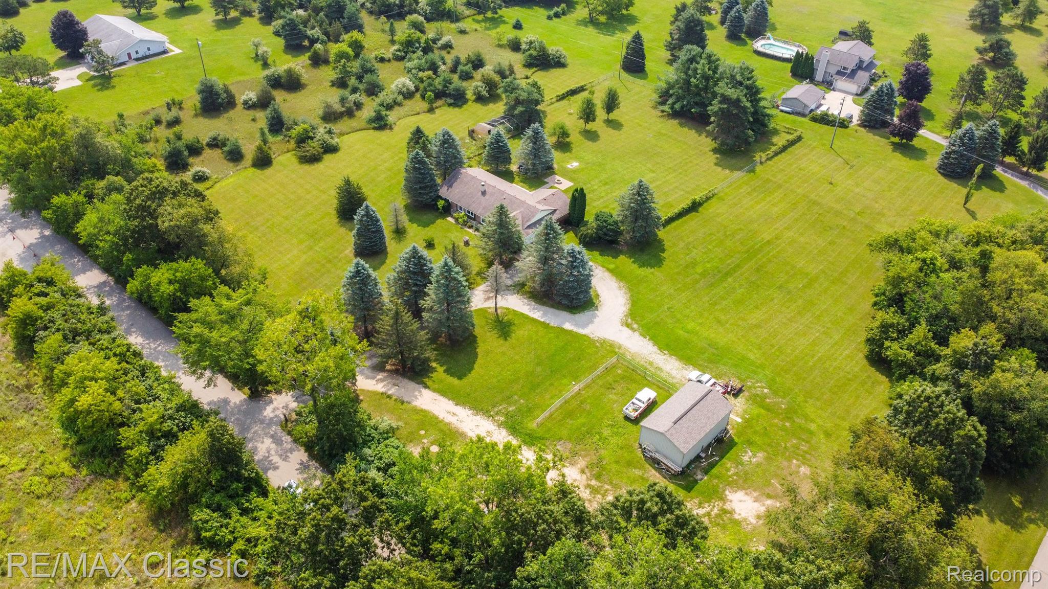3347 Dunham Road Highland, MI 48357 - Photo 4 of 52 Gallery Image 4