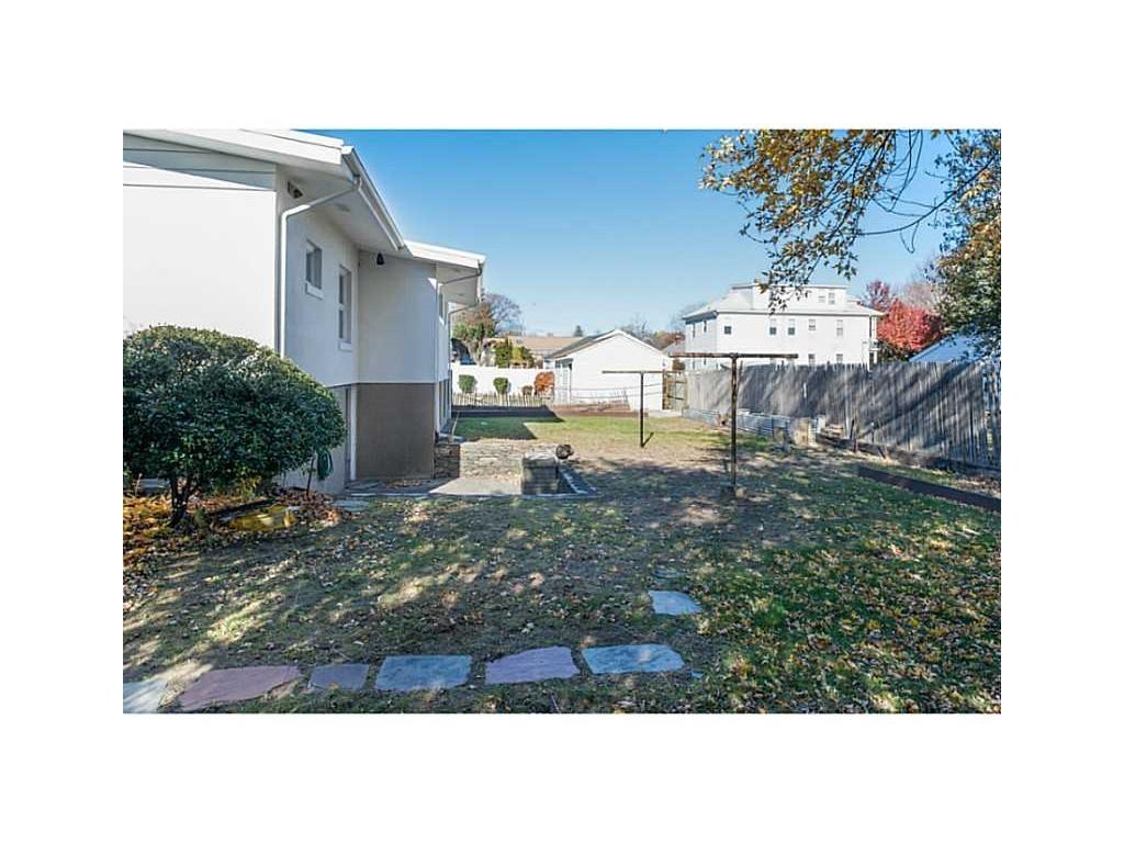 58 Oneida Street Pawtucket, RI 02860 - Photo 21 of 23 Gallery Image 21