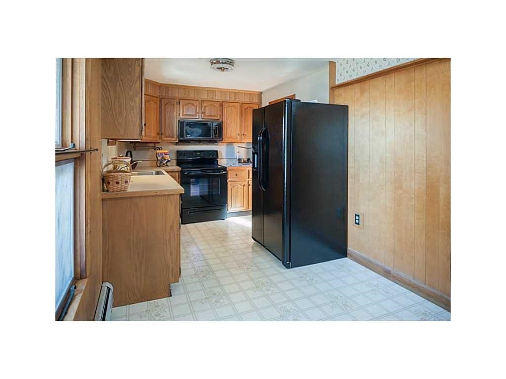 58 Oneida Street Pawtucket, RI 02860 - Photo 4 of 23 Gallery Image 4
