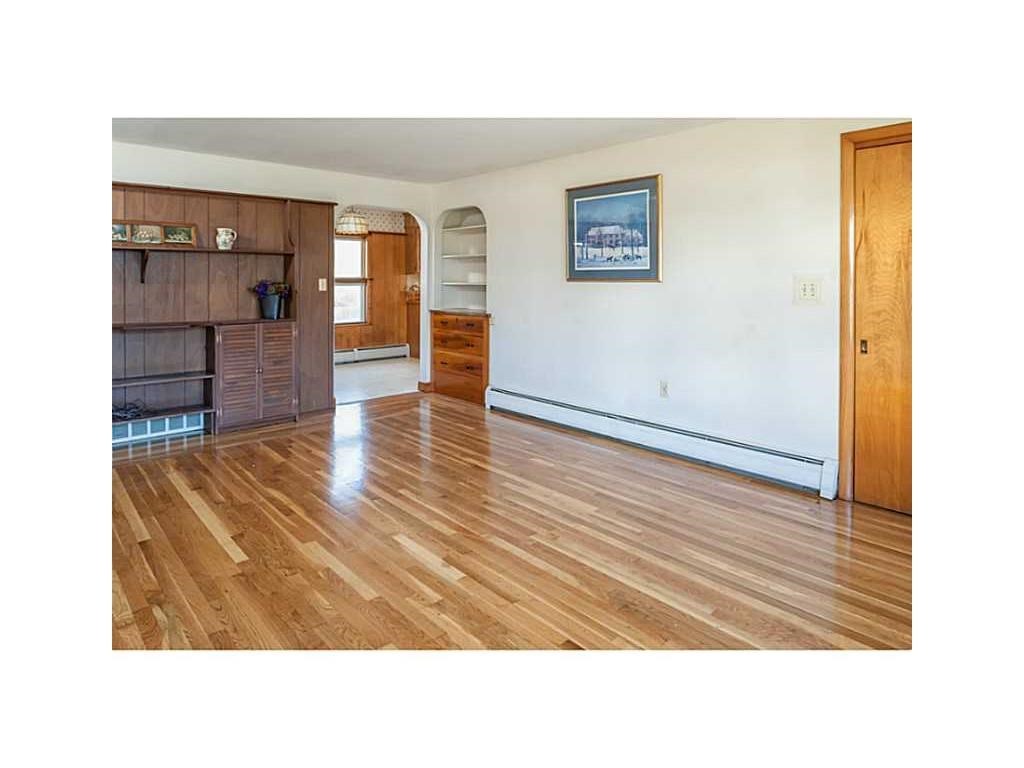 58 Oneida Street Pawtucket, RI 02860 - Photo 9 of 23 Gallery Image 9