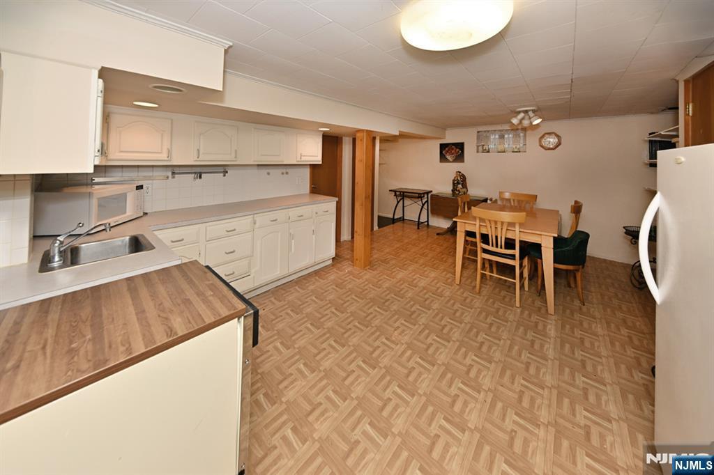 393 Gregory Road Paramus, NJ 07652 - Photo 22 of 29 Gallery Image 22