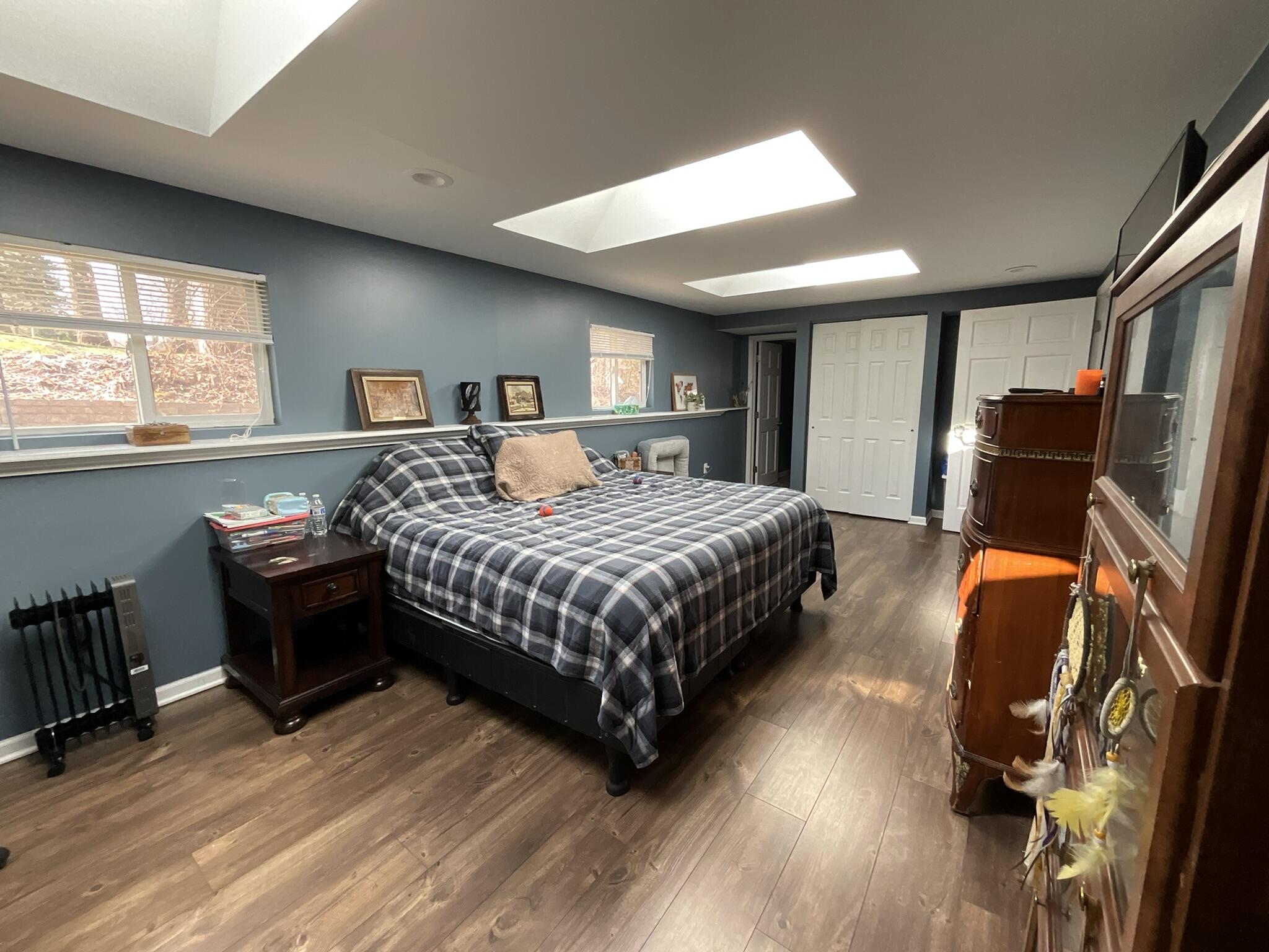 509 Sunset Road Twin Lakes, WI 53181 - Photo 15 of 34 Primary Bedroom