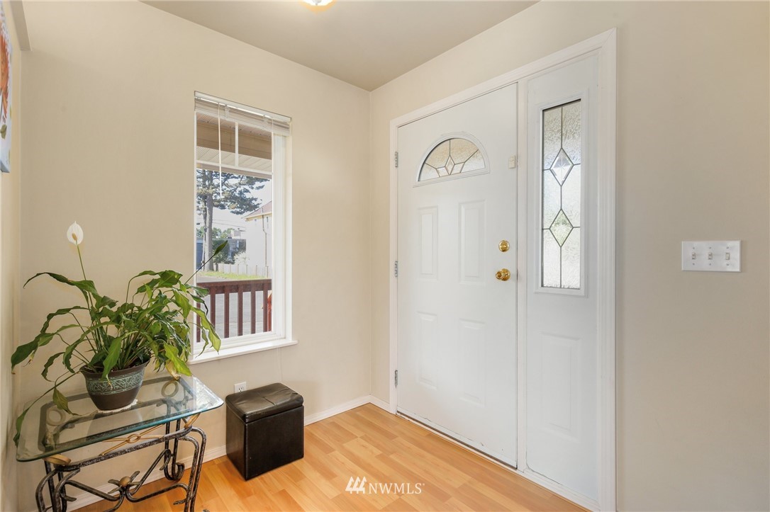 502 South Tobin Street Renton, WA 98057 - Photo 4 of 23