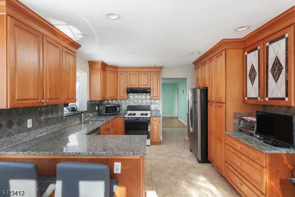 $3,900 | 1617 Westover Road, Linden, NJ 07036