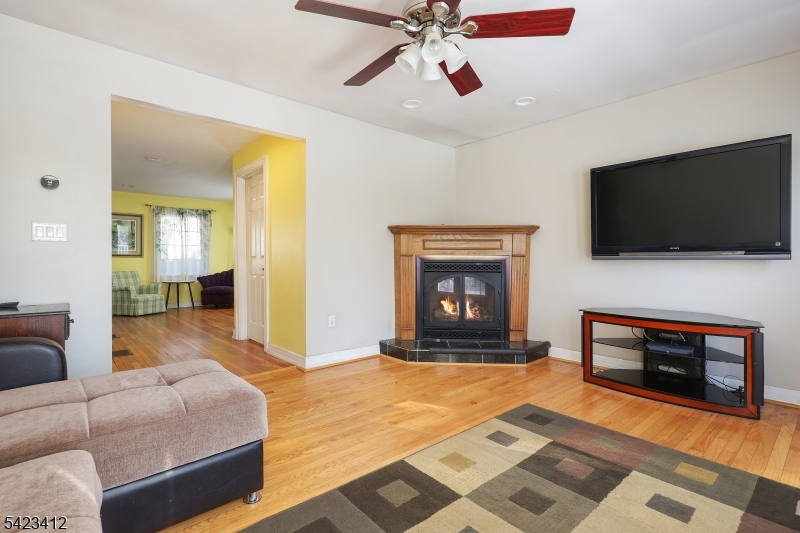 1617 Westover Road Linden, NJ 07036 - Photo 7 of 22