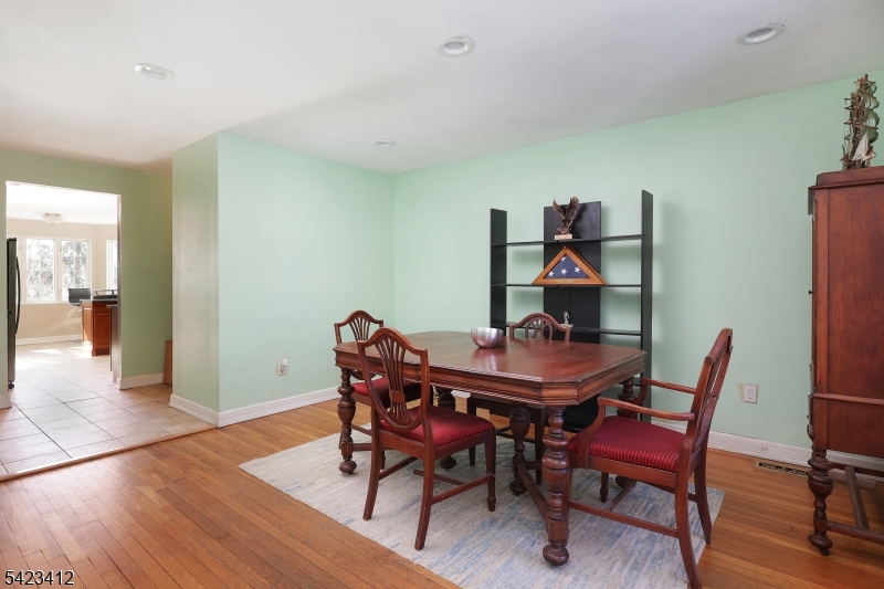 1617 Westover Road Linden, NJ 07036 - Photo 8 of 22