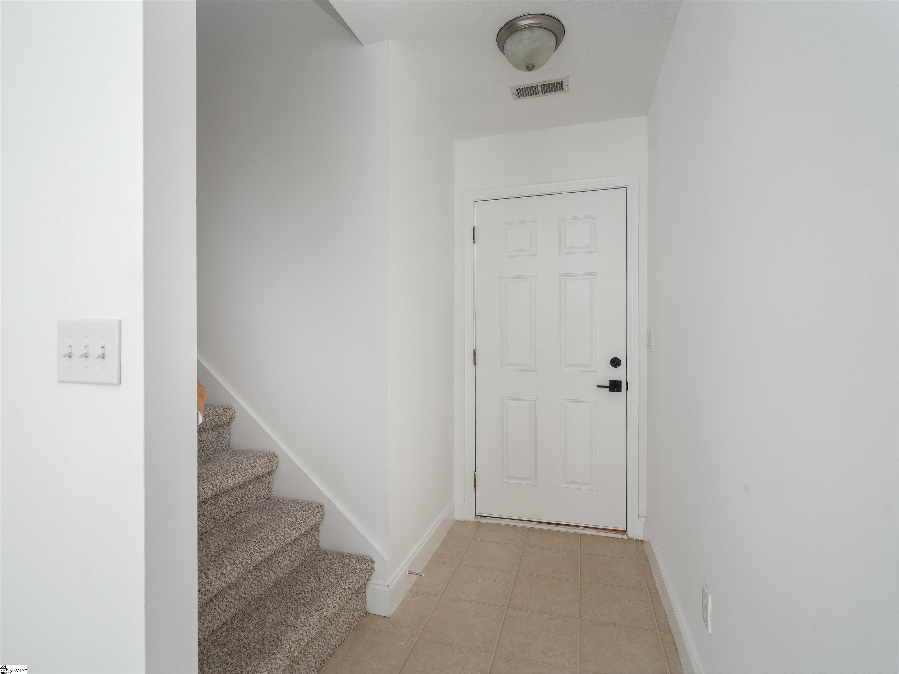 21 Whitethorn Lane Greenville, SC 29607 - Photo 3 of 18