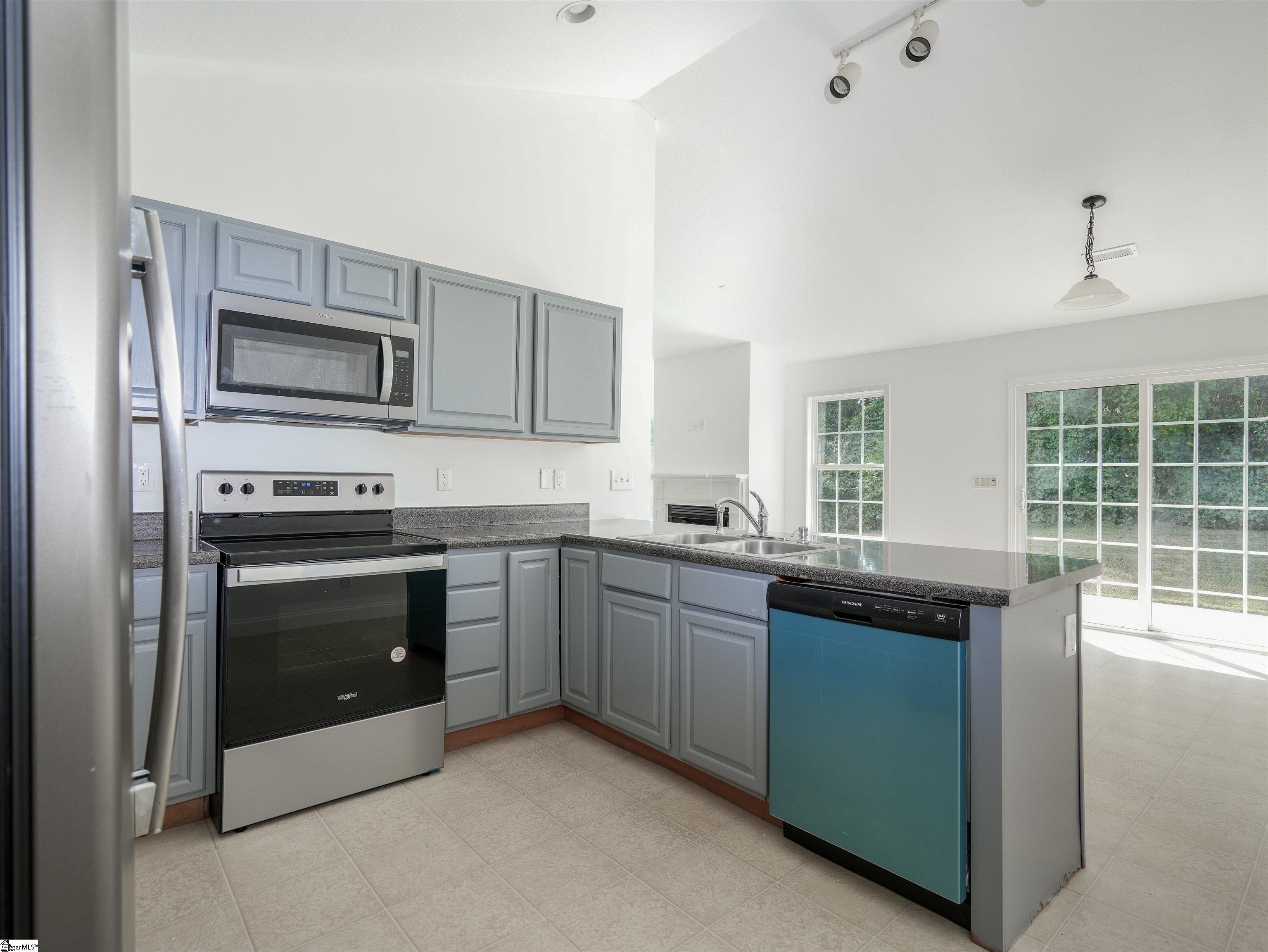 21 Whitethorn Lane Greenville, SC 29607 - Photo 7 of 18