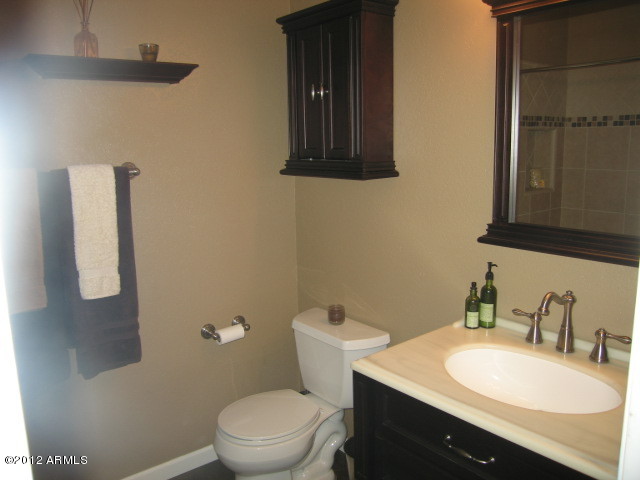 5615 South Outrigger Road Tempe, AZ 85283 - Photo 11 of 13 22