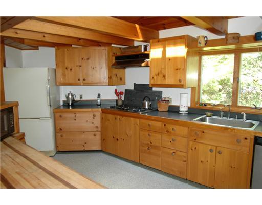 160 States Point Road Tenants Harbor, ME 04860 - Photo 5 of 18 Kitchen.