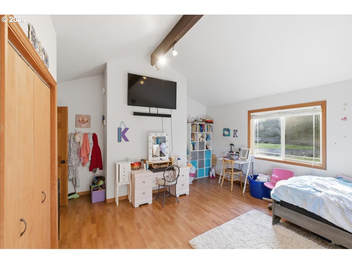 42801 Island Inn Drive Lebanon, OR 97355 - Photo 11 of 34