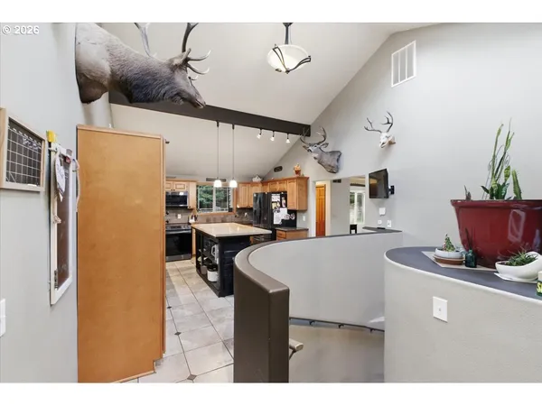 $875,000 | 42801 Island Inn Drive, Lebanon, OR 97355