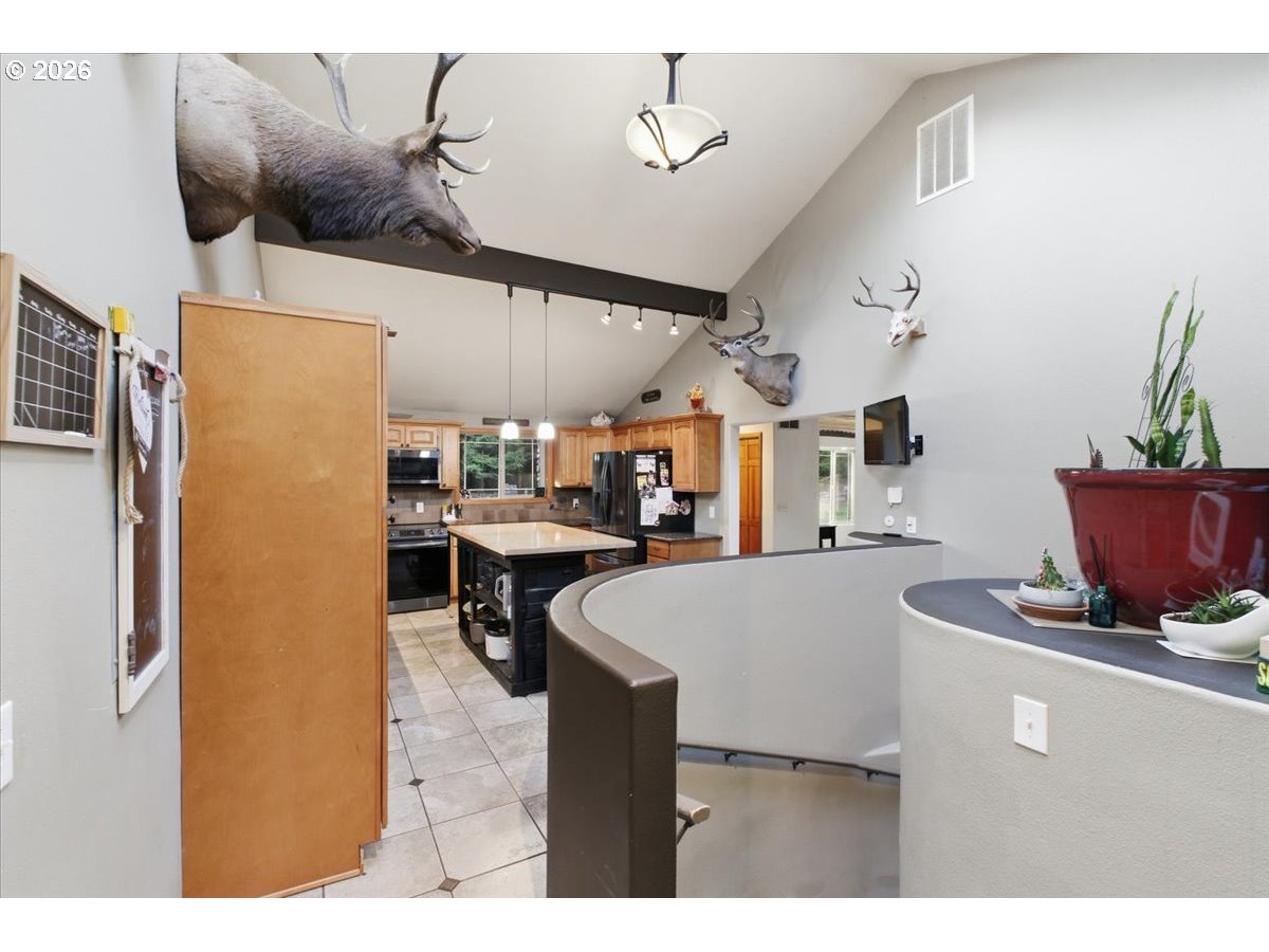 42801 Island Inn Drive Lebanon, OR 97355 - Photo 12 of 34