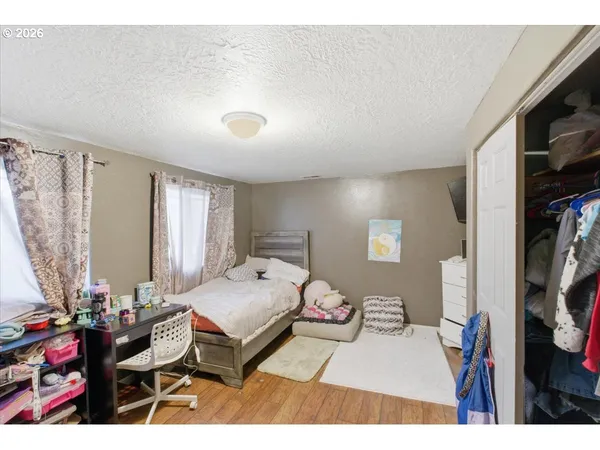 $875,000 | 42801 Island Inn Drive, Lebanon, OR 97355