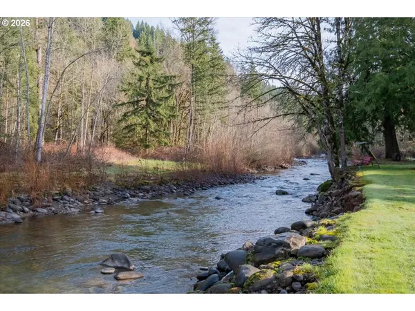 $875,000 | 42801 Island Inn Drive, Lebanon, OR 97355