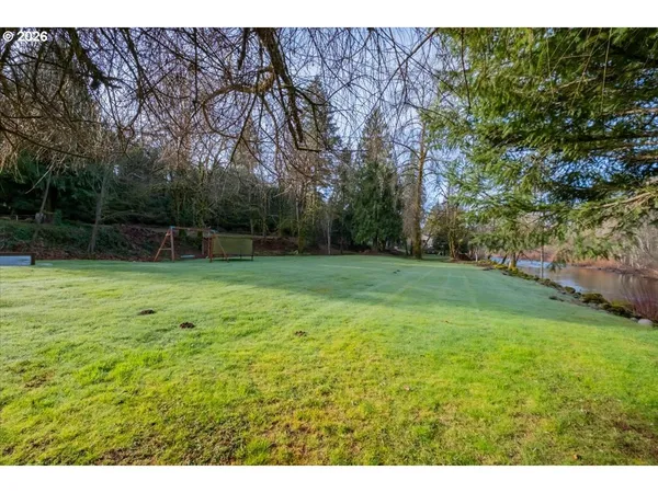 $875,000 | 42801 Island Inn Drive, Lebanon, OR 97355