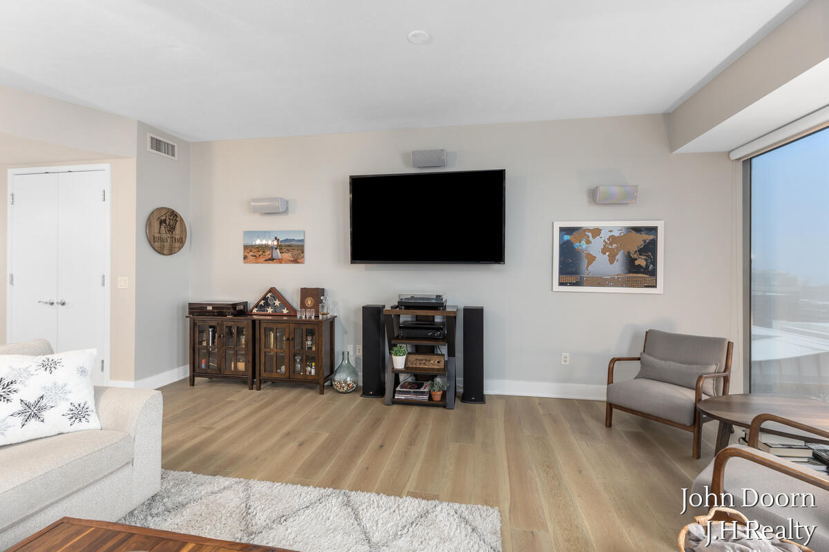 335 Bridge Street Northwest, Unit 1804 Grand Rapids, MI 49504 - Photo 10 of 44 335-NW-BRIDGE_005