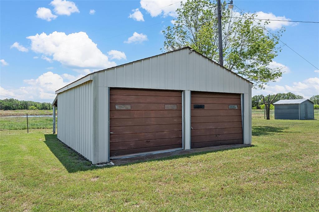 2988 East Old Axtell Road Axtell, TX 76624 - Photo 22 of 38 a house with a outdoor space