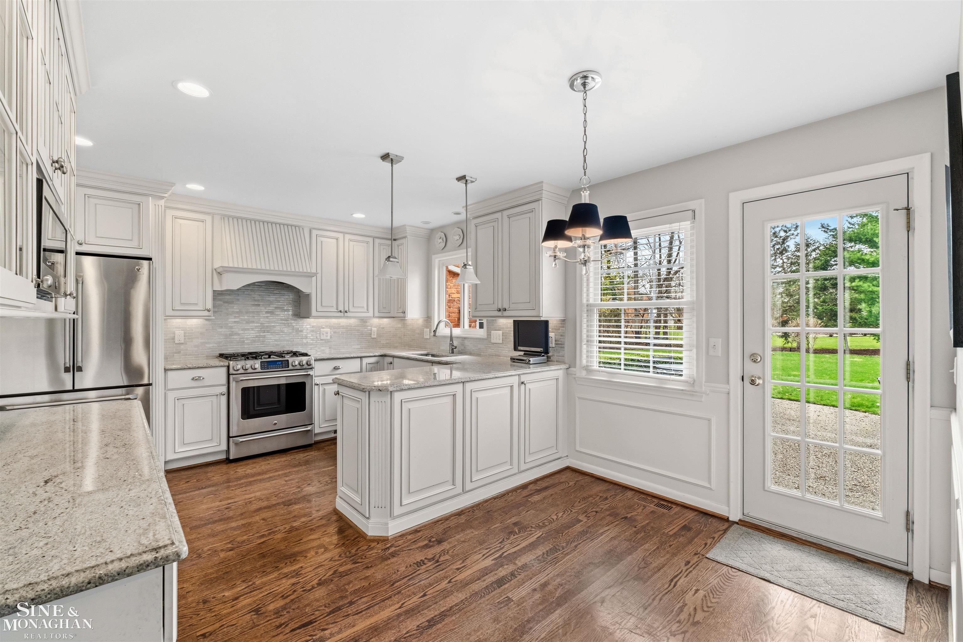 171 Moran Road Grosse Pointe Farms, MI 48236 - Photo 12 of 58
