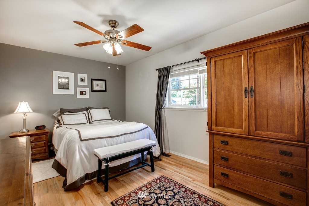 590 Southeast Bush Street Issaquah, WA 98027 - Photo 14 of 21