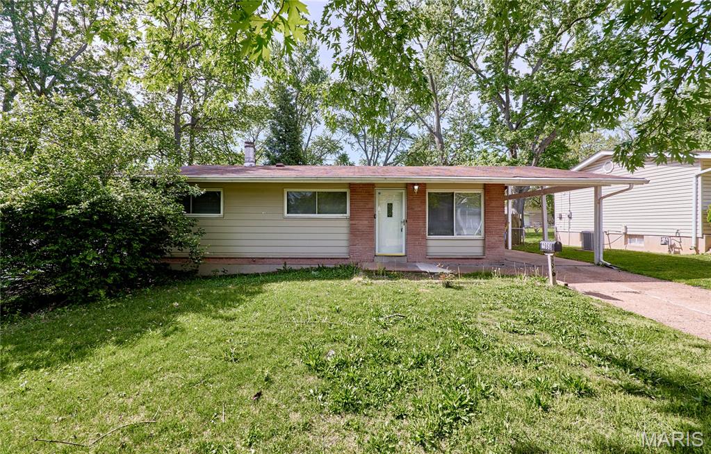1960 Parker Road Florissant, MO 63033 - Photo 2 of 24