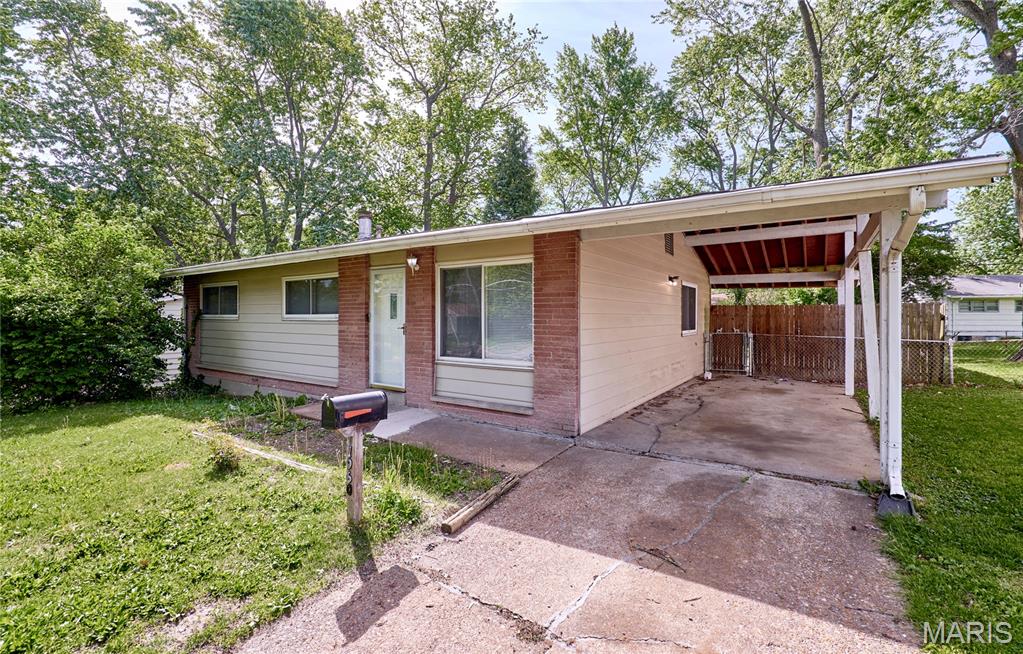 1960 Parker Road Florissant, MO 63033 - Photo 3 of 24