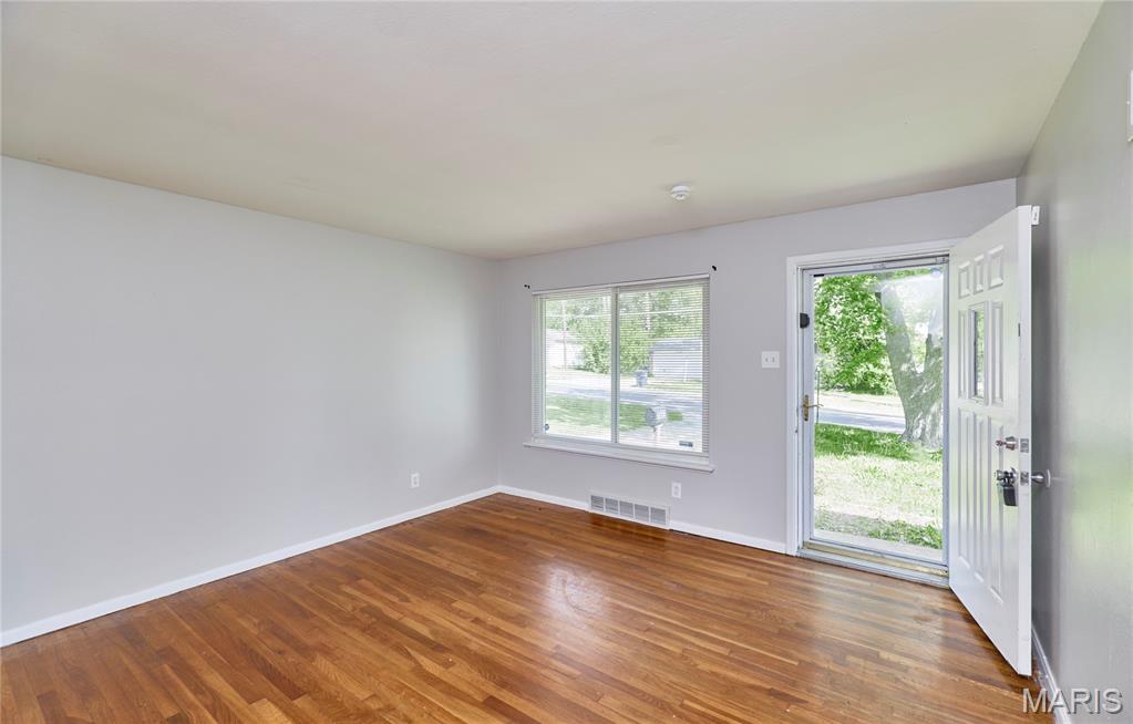 1960 Parker Road Florissant, MO 63033 - Photo 4 of 24