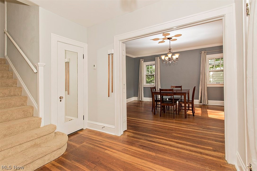 2584 Dartmoor Road Cleveland, OH 44118 - Photo 8 of 35 Gallery Image 8