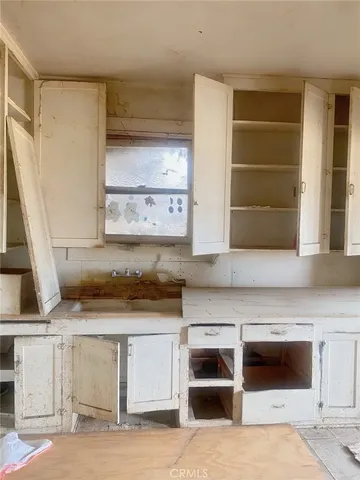 $30,000 | 82467 4th Street, Trona, CA 93562