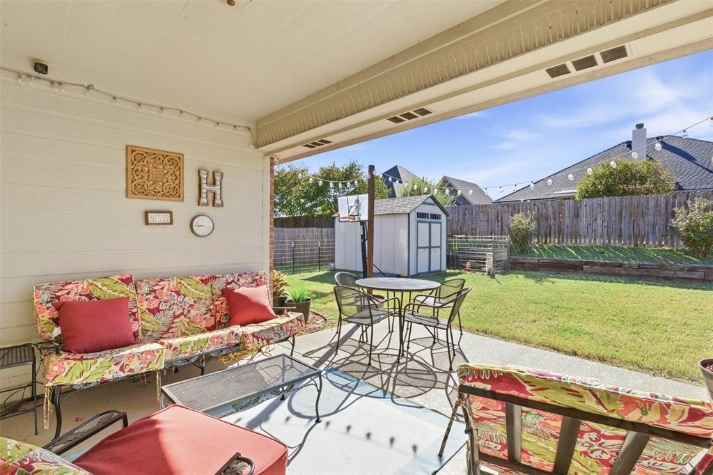 814 Chestnut Grove Drive Cleburne, TX 76033 - Photo 32 of 40 a living room with furniture