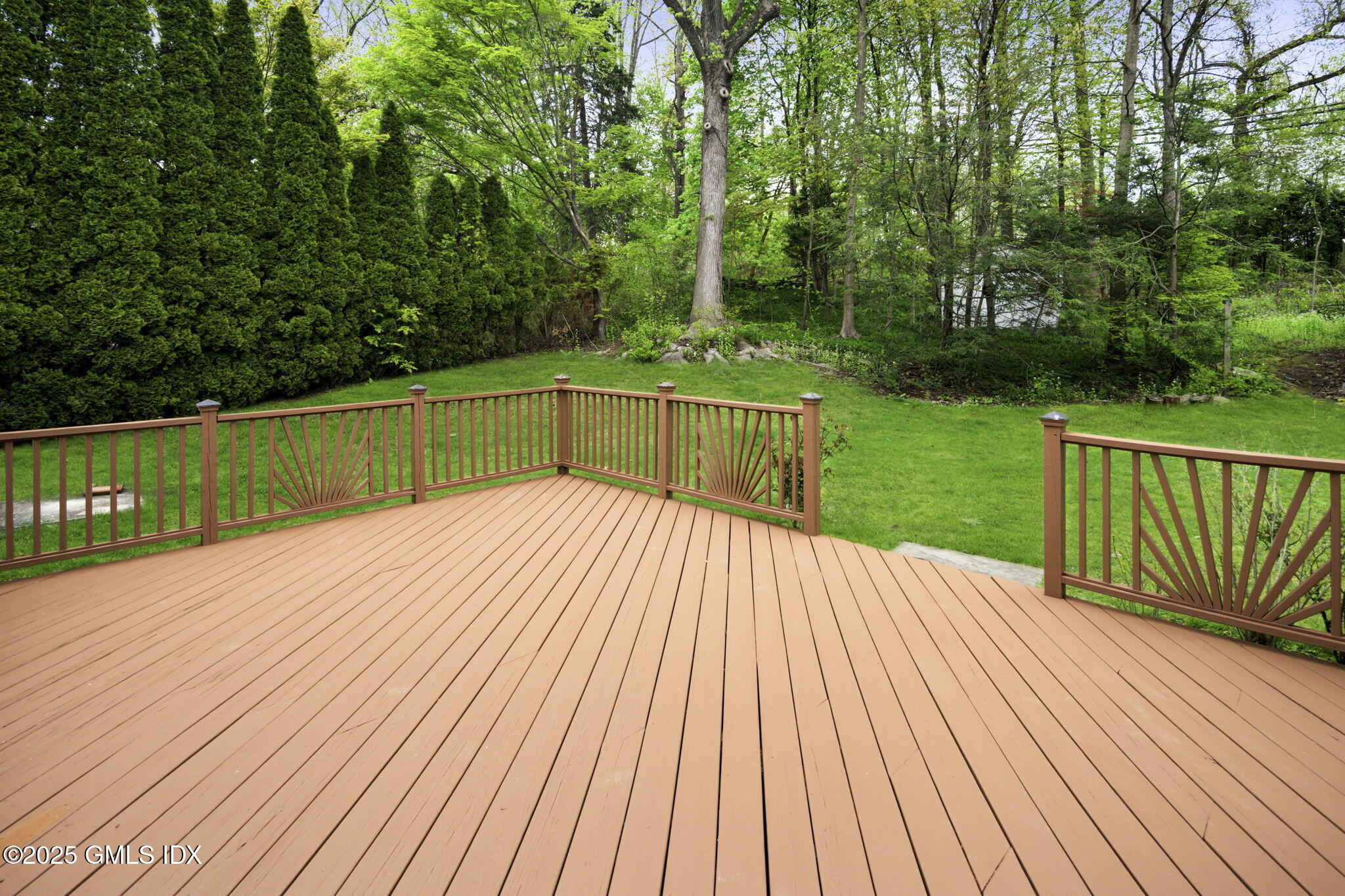 33 Circle Drive Greenwich, CT 06830 - Photo 5 of 22