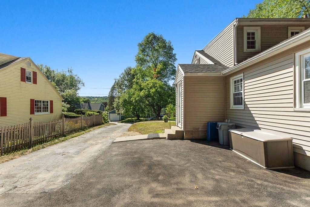 49 Darnell Road Worcester, MA 01606 - Photo 8 of 40 Gallery Image 8