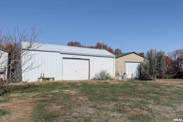 $299,900 | 2882 East 1100th Street, Loraine, IL 62349