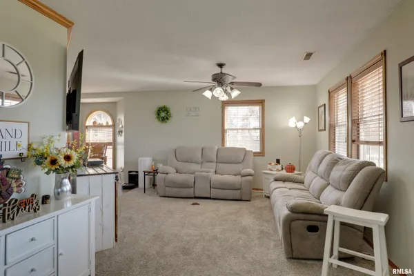 $279,900 | 2882 East 1100th Street, Loraine, IL 62349